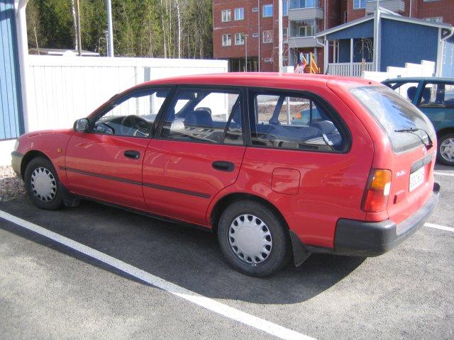 Fotky: Toyota Corolla 2.0 Station Wagon (foto, obrazky)