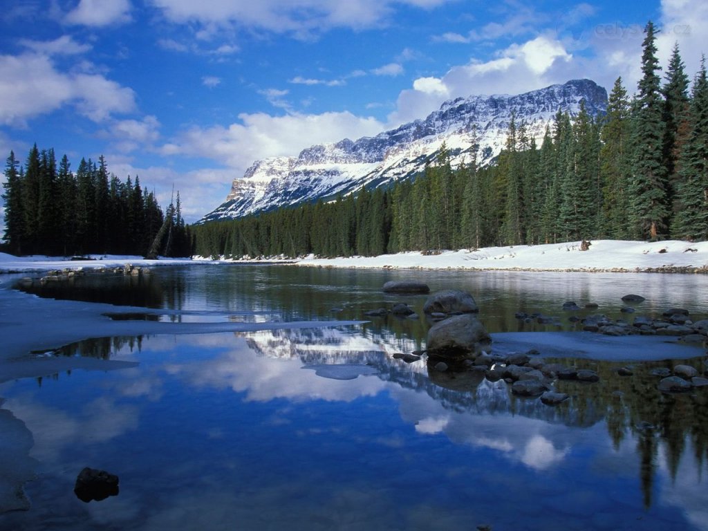 Foto: Bow River And Castle Mountain, Alberta, Canada