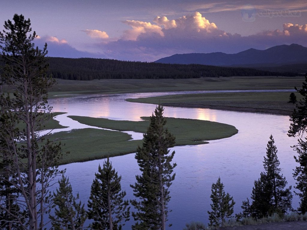 Foto: Yellowstone River Running Through Hayden Valley, Yellowstone National Park, Wyoming