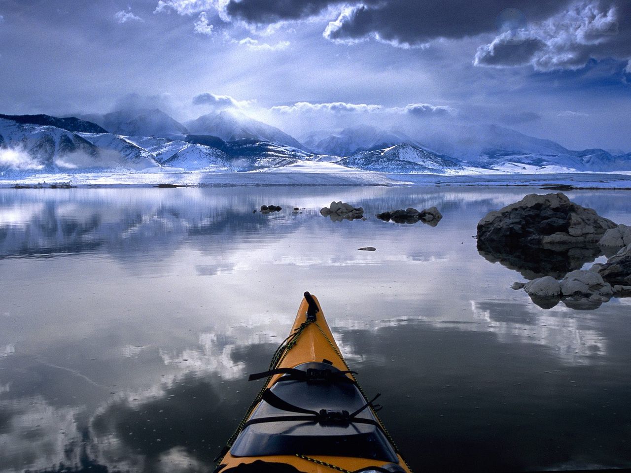 Foto: Winter Kayaking, Mono Lake, California