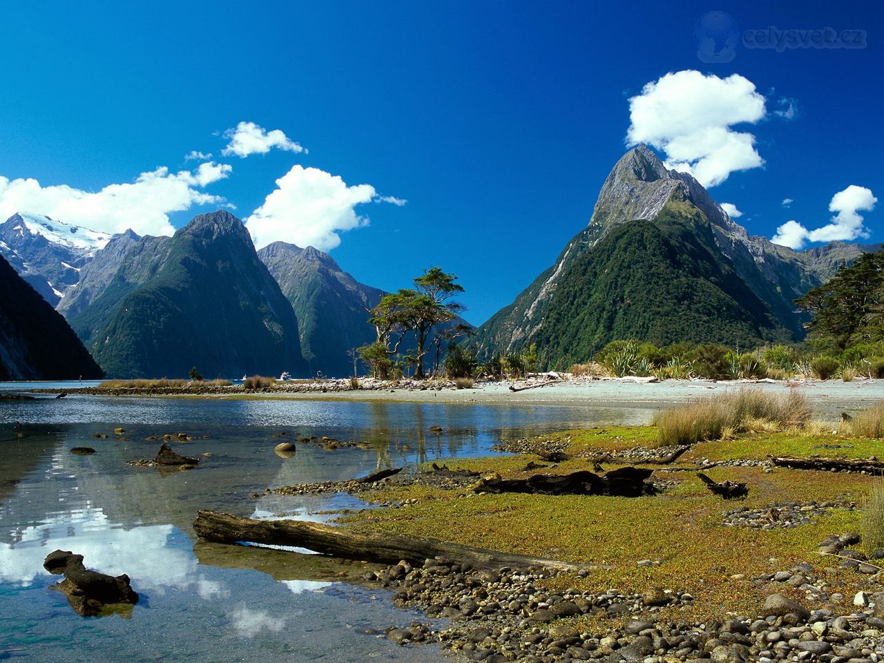 Foto: Mitre Peak, Milford Sound, New Zealand