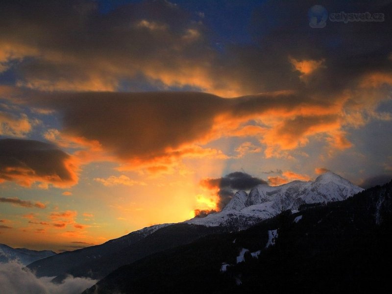 Foto: Sunset Over Ponte Di Legno, Central Alps, Italy